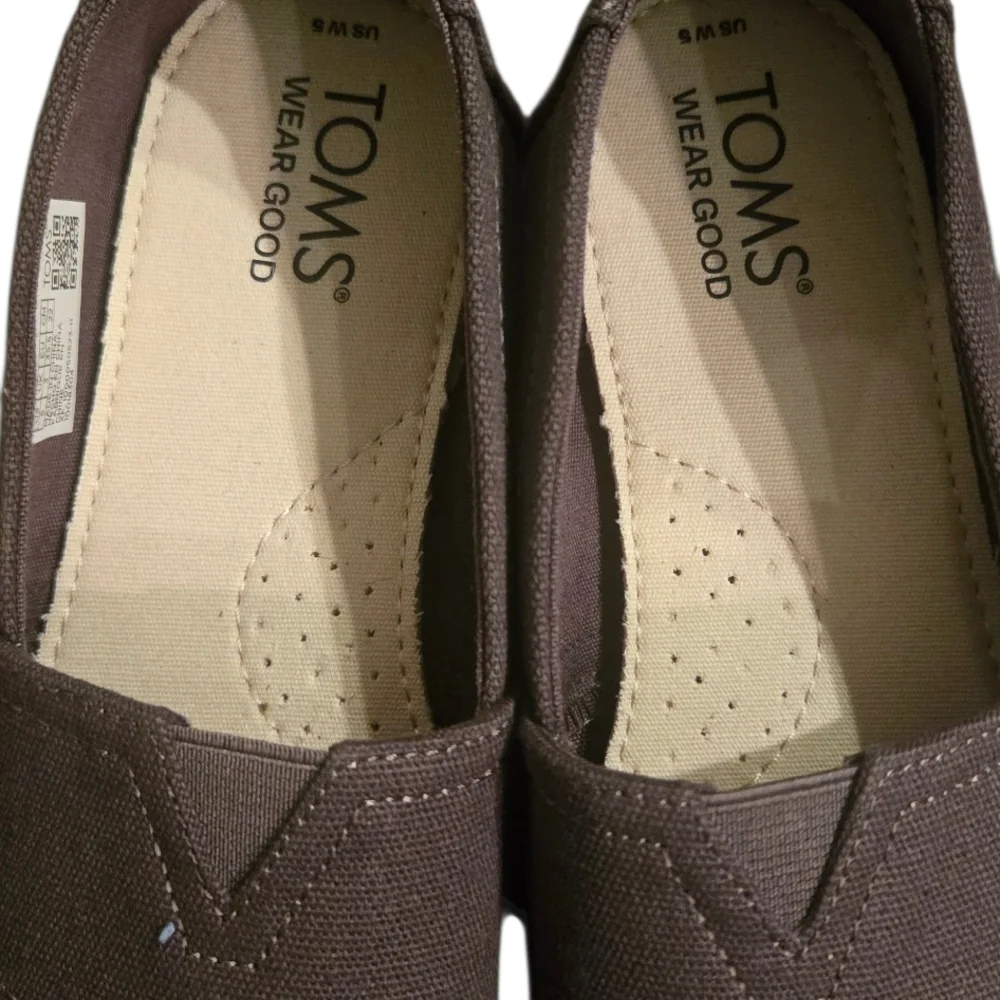 NWOT TOMS Brown Shoes Womens Sz 5